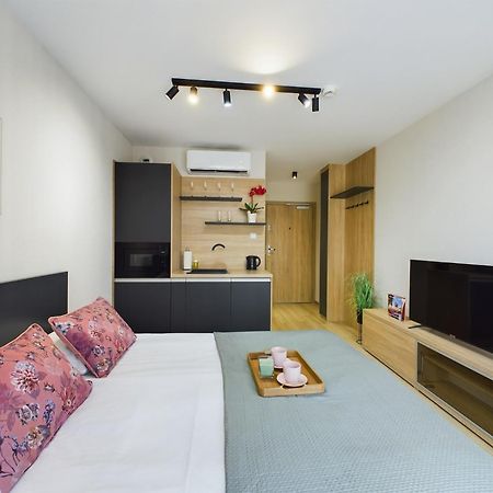 Modern Studios With Air Conditioning In Downtown Krakow By Noclegi Renters Zewnętrze zdjęcie